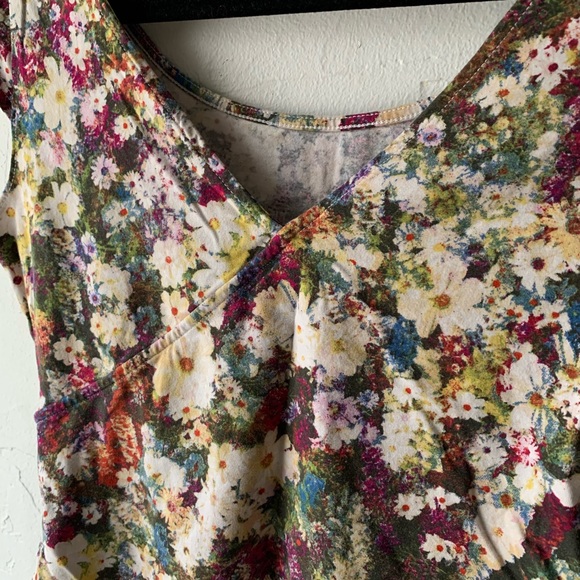 Guess floral top - Picture 6 of 12